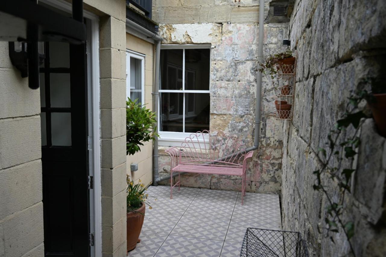 באת' Charming Georgian Cottage With Private Sun Terrace מראה חיצוני תמונה